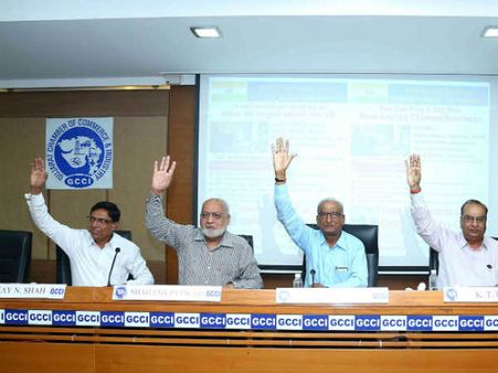 વેપારીઓનું શું કહેવું છે?