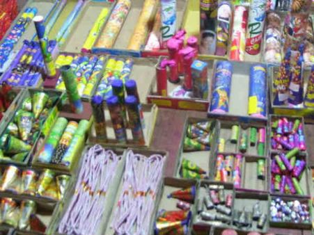 ફટાકડાના ભાગ અને તેના ઝગડા