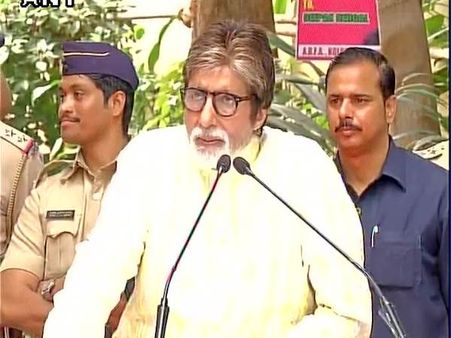 અમિતાભ બોલ્યા, આ સમય દેશ માટે જીવ આપનારી સેના સાથે ખડેપગે રહેવાનો