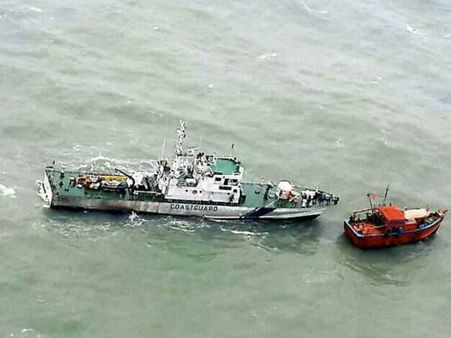 પંજાબ પોલીસે જપ્ત કરી શંકાસ્પદ પાકિસ્તાની બોટ, સર્ચ ઑપરેશન ચાલુ