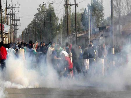 કાશ્મીરમાં ફરી એક વાર આતંકીઓ શાળાને બનાવી રહ્યા ટાર્ગેટ જાણો કેમ?