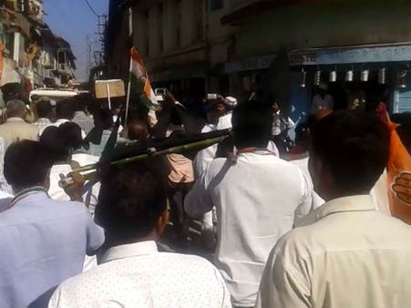 ગુજરાતમાં ઠેર ઠેર કોંગ્રેસની આક્રમક રેલી ગુજરાતમાં ઠેર ઠેર કોંગ્રેસની આક્રમક રેલી