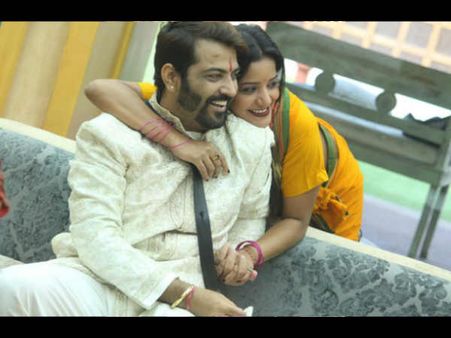 બિગ બોસ 10: બોયફ્રેંડ વિક્રાંતે મોના સાથે તોડ્યા બધા સંબંધો...