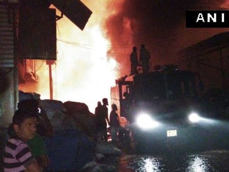 દિલ્હીમાં ઇમારતમાં આગ લાગતા 3 ના મોત, 10 ઘાયલ