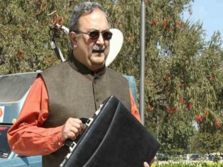 મોટો ખુલાસો: સૌરભ પટેલે મંત્રી પદ દરમિયાન પરિવારની કંપનીઓને આપ્યો આર્થિક લાભ