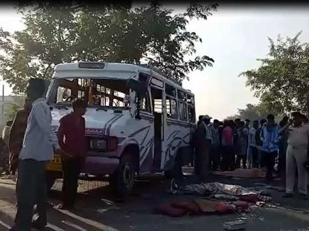 ગોધરામાં લક્ઝરી બસે પલટી ખાતા બેનાં મોત 10થી વધુ ઘવાયા