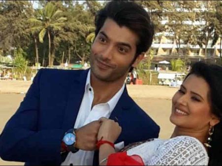 કૃતિકા સેંગર-શરદ મલ્હોત્રા