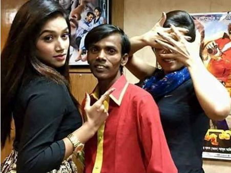 અલોમ સાથે કામ કરવા છોકરીઓ પડાપડી કરે છે