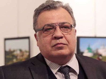 ધડાધડ ચલાવી ગોળીઓ