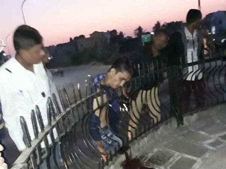 બાઇક ઉછળી અને સળિયો ગળામાં ઘૂસ્યો છતાં થયો બચાવ