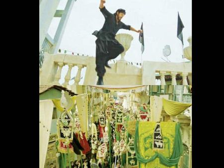 #Boycott રઇસ: શિયા મુસ્લીમોએ શાહરૂખને આપી ચેતવણી!