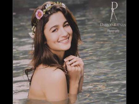 આલિયા ભટ્ટ ટોપલેસ!! આલિયા ભટ્ટ ટોપલેસ!!