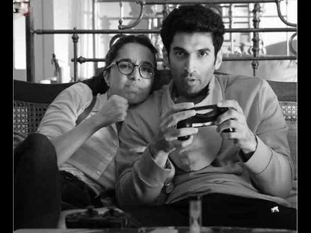 પહેલા જ સિનથી હિટ છે આદિત્ય રોય કપૂર પહેલા જ સિનથી હિટ છે આદિત્ય રોય કપૂર