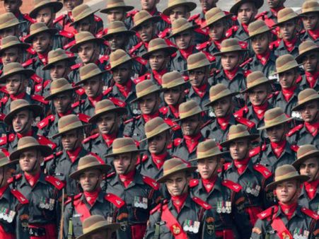 1776માં ઇસ્ટ ઇન્ડિયા કંપની દ્વારા નિર્માણ 1776માં ઇસ્ટ ઇન્ડિયા કંપની દ્વારા નિર્માણ