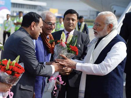 વાઇબ્રન્ટ ગુજરાત 2017: PM નરેન્દ્ર મોદી પહોંચ્યા ગુજરાત