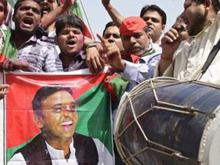 રાષ્ટ્રીય અધિવેશનમાં 4 પ્રસ્તાવ, અખિલેશ રાષ્ટ્રીય અધ્યક્ષ, શિવપાલ-અમરસિંહ બરતરફ