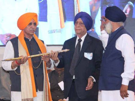 દેશની અખંડિતતાને સાંસ્કૃતિક ધરોહરને શીખોએ જાળવી રાખી છે: રૂપાણી