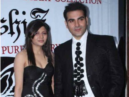 ઇસ્તંબુલ હુમલાનો ભોગ બનેલી ખુશી શાહનો મૃતદેહ મેળવવા બે ભાઇ રવાના