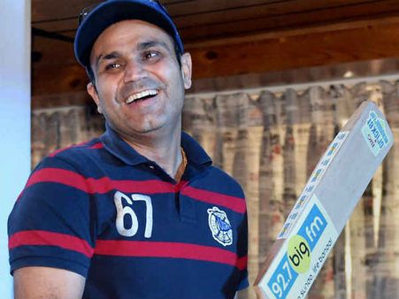 #Troll: સહેવાગે ઉજવ્યો 'પાકિસ્તાન કા ભૂત બનાયા' દિવસ