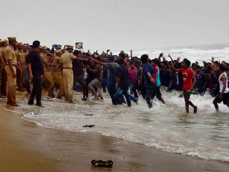 જલ્લીકટ્ટુઃ 12 ફેબ્રૂઆરી સુધી મરિના બીચ પર કલમ 144 લાગુ