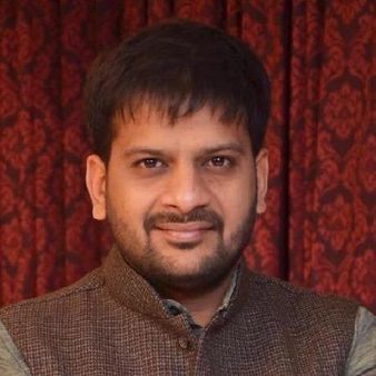 ડૉ. ઋત્વીજ 