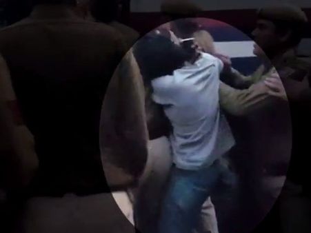 અહીં જુઓ