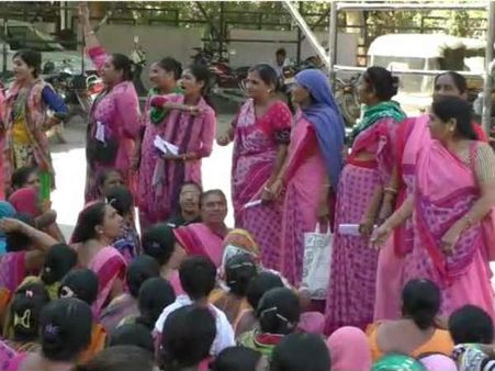 આંગણવાડી બહેનોના વિરોધ પાછળ છે રાજકીય તત્વોનો હાથ?