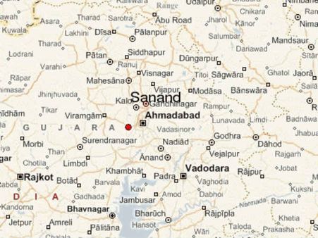 સાણંદમાં પોલીસ અને ખેડૂતો આવ્યા આમને સામને, થયો પથ્થરમારો