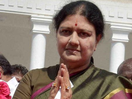 શશિકલા બનશે તમિલનાડુના મુખ્યમંત્રી, પન્નીરસેલ્વમે આપ્યું રાજીનામુ