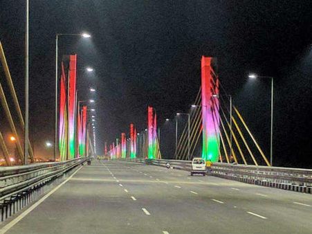 ભરૂચનું કેબલ બ્રીજ થયું રોશનીથી જગમગતું, મોદી કરશે ઉદ્ધાટન