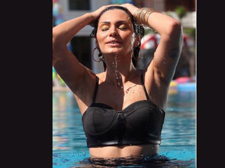 કિંગફિશર કેલેન્ડર ગર્લ