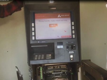 રાજકોટમાં તસ્કરોએ ATM મશીન તોડી કરી 18.30 લાખની ચોરી