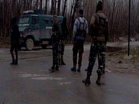 J&K: પુલવામામાં આંતકી અને સુરક્ષા દળોની અથડામણમાં 1 આંતકી ઠાર