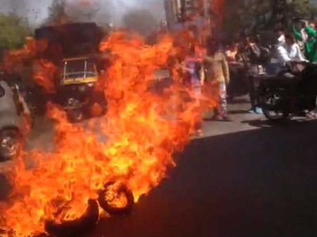 OBC નેતા અલ્પેશ ઠાકોર સહીત આંગણવાડી બહેનોની અટકાયત