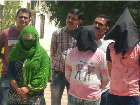 રાજકોટ: પ્લાન હતો બોમ્બ મૂકી મકાન ઉડાવાનો, પણ થઇ જેલ!