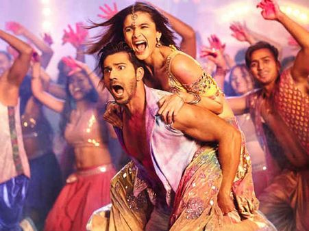 અક્ષય કુમાર પણ પાછળ અક્ષય કુમાર પણ પાછળ