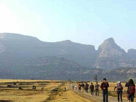 અલંગ મદન કુલંગ ટ્રેક