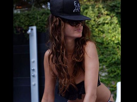 આઇટમ ગર્લ તરીકે પણ કર્યું છે કામ આઇટમ ગર્લ તરીકે પણ કર્યું છે કામ