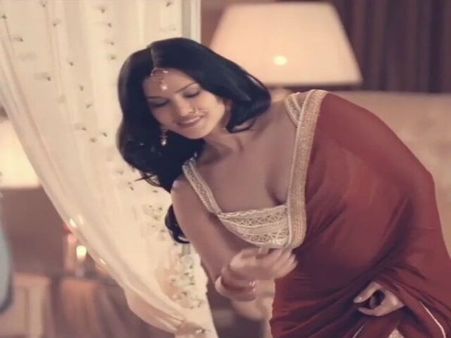 મહિલાઓ ક્ષોભ અનુભવે છે