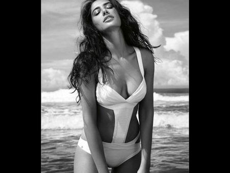 કિકમાં આઇટમ સોન્ગ