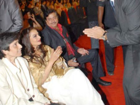 રેખા-ફરઝાના