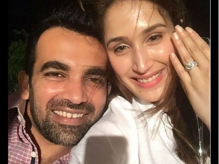 ઝહીરને સગાઇના અભિનંદન આપવામાં અનિલ કુંબલે આ શું કરી બેઠા?