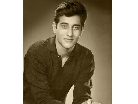 પાકિસ્તાનમાં જન્મ