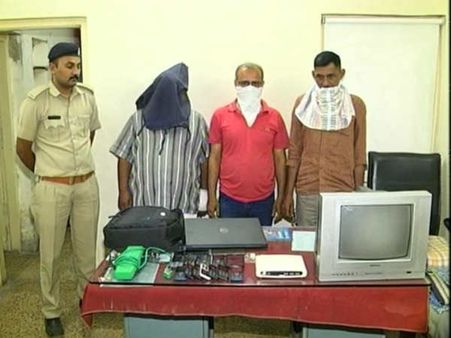 સુરતના રાંદેરમાં IPL મેચ પર સટ્ટો રમાડતા ૩ બુકીઓ ઝડપાયા