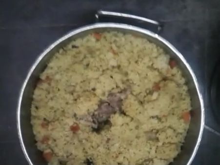 સરકારી શાળાના મધ્યાહન ભોજનમાંથી મરેલો ઉંદર મળ્યો