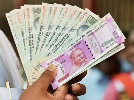 હોટલ અને રેસ્ટોરન્ટમાં સર્વિસ ચાર્જ આપવું નથી ફરજીયાત!