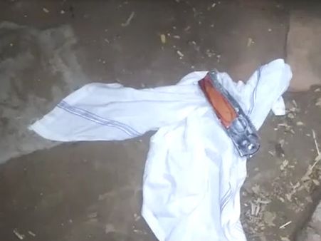 યુવતી સાથે દારૂની મજા માણતા યુવકે સિક્યુરીટી ગાર્ડ પર કર્યો હુમલો