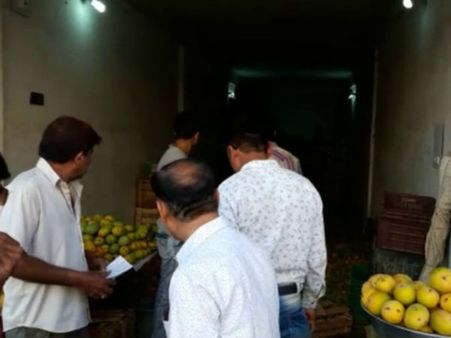 પોરબંદર નગરપાલિકાની આરોગ્ય વિભાગની ટીમના દરોડા