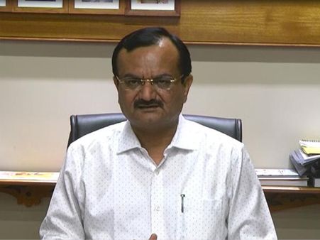 પ્રદિપસિંહ જાડેજાએ લીધો પૂર્વ DGP પી.પી.પાન્ડેયનો પક્ષ