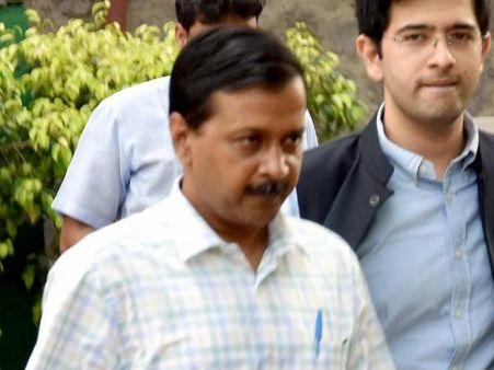 MCD ચૂંટણી પહેલાં કેજરીવાલ પર આરોપ, કાયદાનું માન નથી જાળવતાં